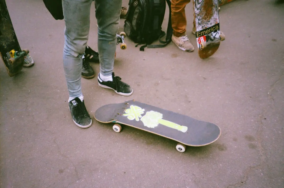 Image of a broken skateboard deck.